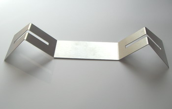 Glashalter, polierter Edelstahl, 57 x 380 mm